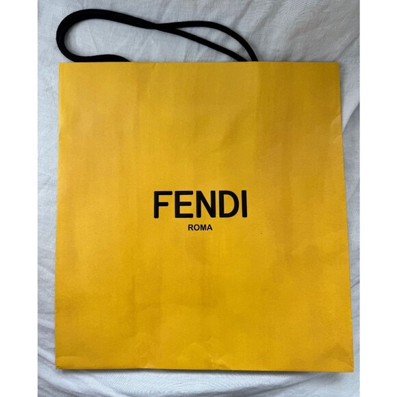 Fendi Roma Beige & Black Leather Tote Bag With Gold Hardware & COA's‎ - Picture 11 of 16